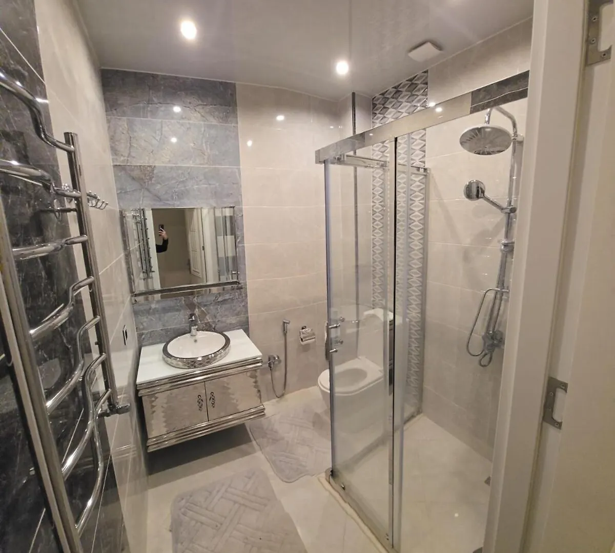 Trendy Renovated Downtown Gem Apartment Baku